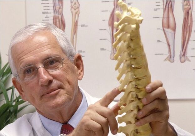 médico e osteocondrose da coluna vertebral